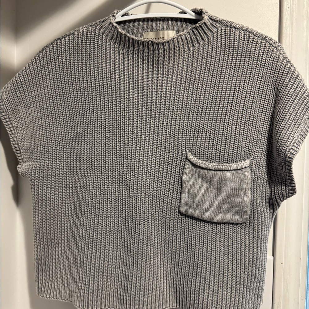 Zenana Outfitters Gray Crewneck Sweater